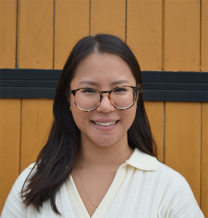 Photo of Cindy Chow (Registered Psychotherapist Qualifying) is a therapist in Toronto individual and couples counselling 