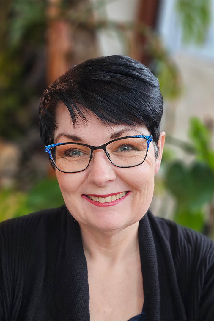 photo of Loralee Schultz